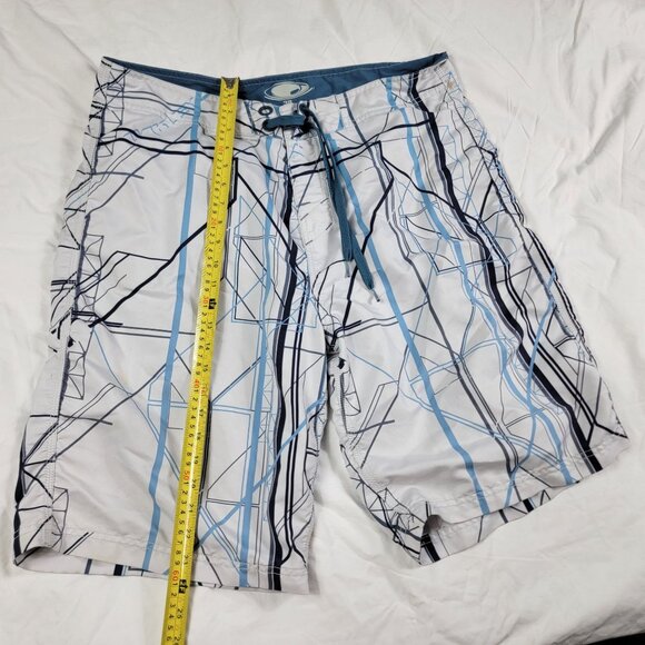 Oakley Silo Mens 38 White Blue Board Shorts Athletic Summer Walking Running - Picture 13 of 14